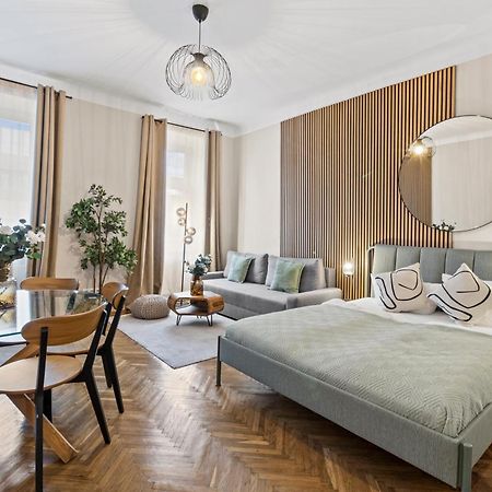 Close To Danube And Wiener Riesenrad المظهر الخارجي الصورة